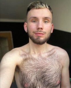 bodyhairshrineofbeauty2:mathias-anthony08:Adorable and so hairy!  Mmmmmm