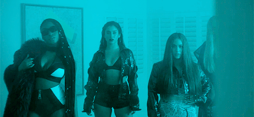 fyeah5h:Who said I was an angel?