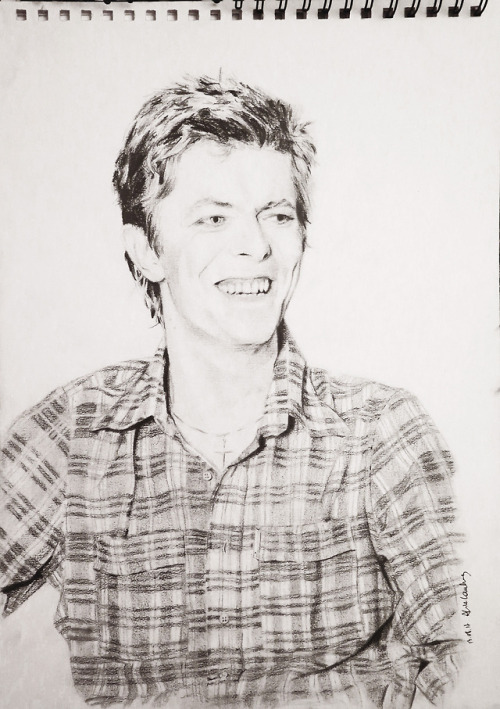 iridescentskull:I won’t manage to express everything David Bowie means to me, but hopefully my drawi