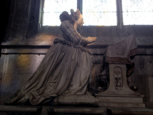 Tomb epitaph of Marie Maignard († 1610)