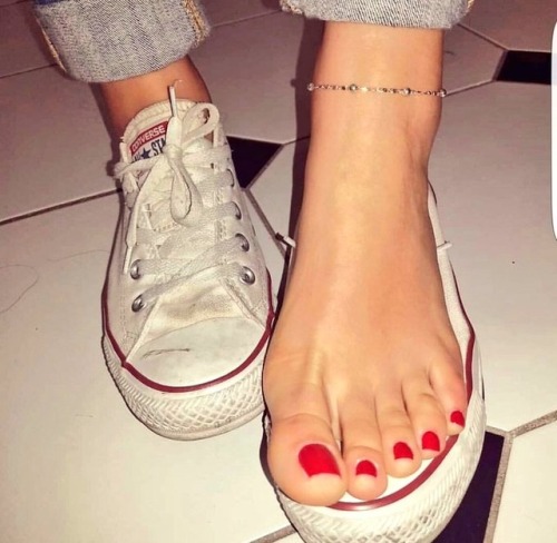 nude feet