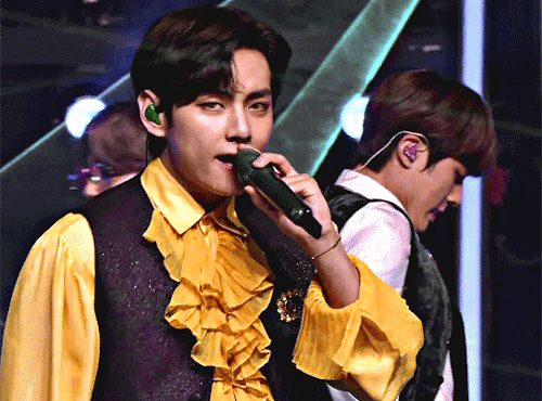 V + 2021 NYE LIVEcr. C_a_leaf