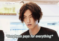 oddcontext:Jonghyun tries to trap Soohyuk into paying for the groceries with a game of rock-paper-sc
