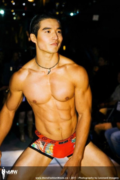 itsalekz: hot-namjas: The new black Power Ranger is everything!   Ludi Lin   