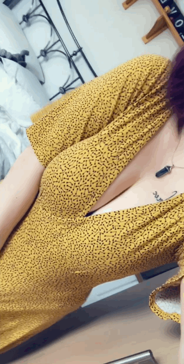 lost-lil-kitty:   Summer dresses are always fun 