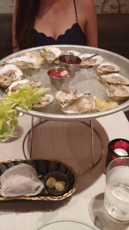 hermes-whore:  newenglandsugar:  oldtowne-new:  Oysters newenglandsugar - 12  hermes-whore ball is in your court   hermes-whore I’ve inserted myself into this competition and I plan on winning 😇  Did you eat all 12 solo? I’m sick af right now,