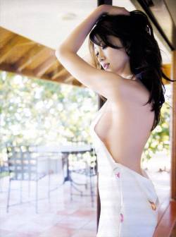 chinese-slim-beauty:    Mikie Hara  