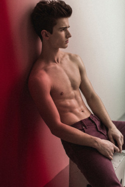 strangeforeignbeauty:  Spencer Shaw [ fave models | 1000  notes | facebook | twitter ]