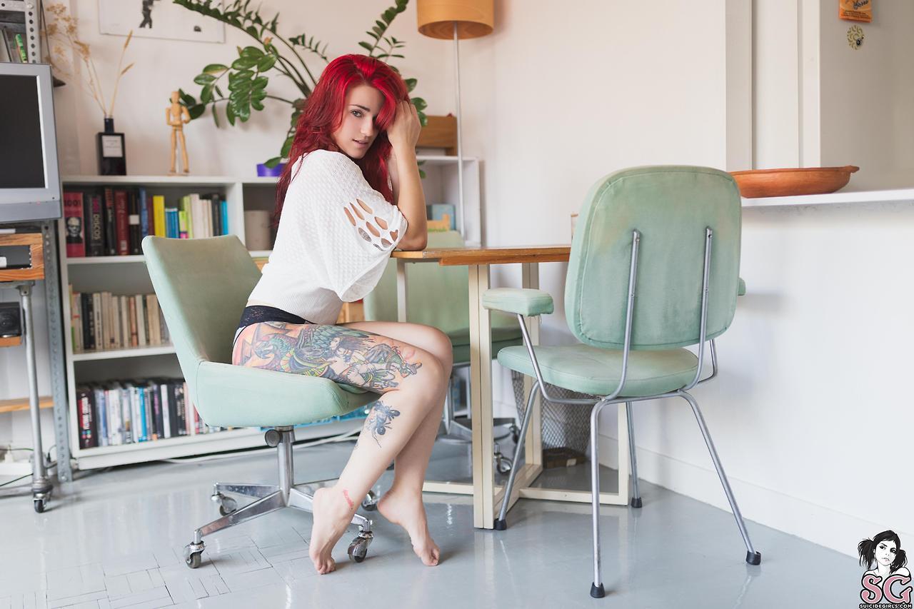 weshouldgooutsidesgfan:  Plumasrojas - The Guest Hopeful set (04/13/17)Instagram: