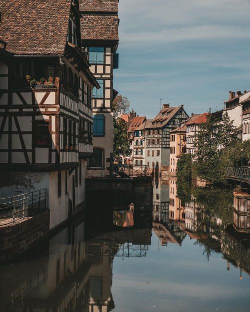 utwo:Strasbourg France by :© Travel with Adrien