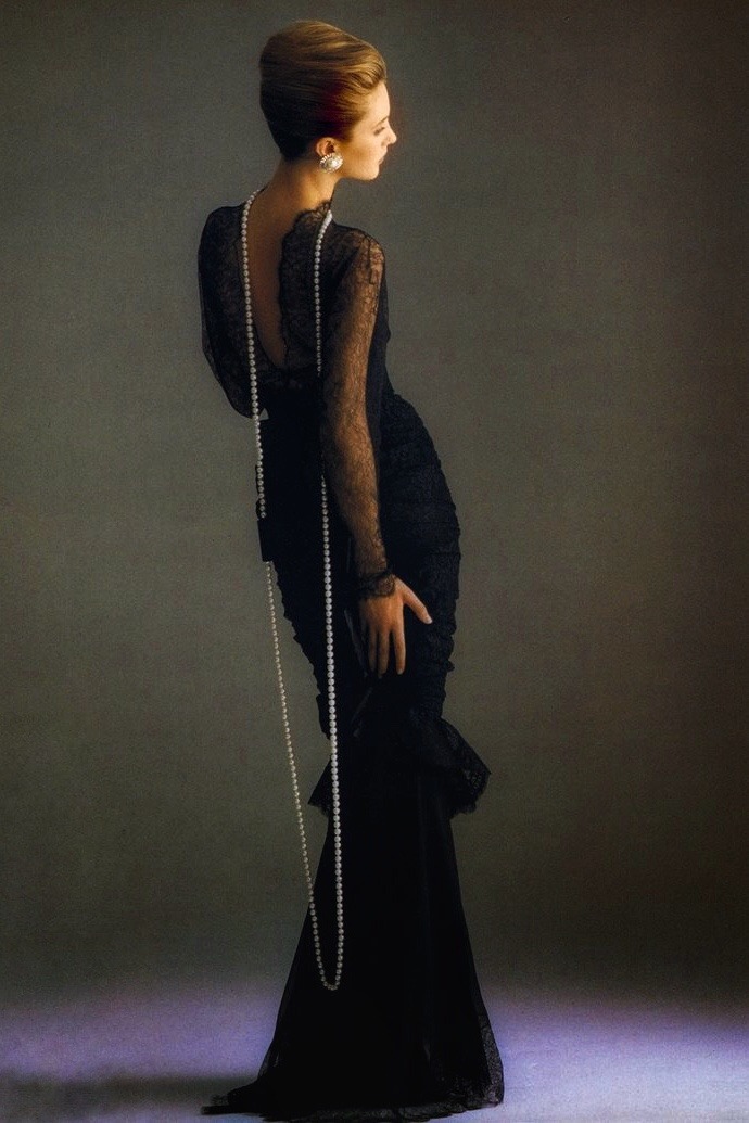 miss-mandy-m:   Throwback Thursdays:  Cecilia Chancellor in Chanel Couture photographed