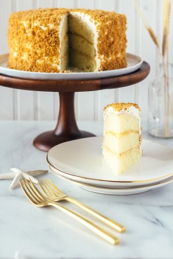 fullcravings:  Lemon Crunch Cake