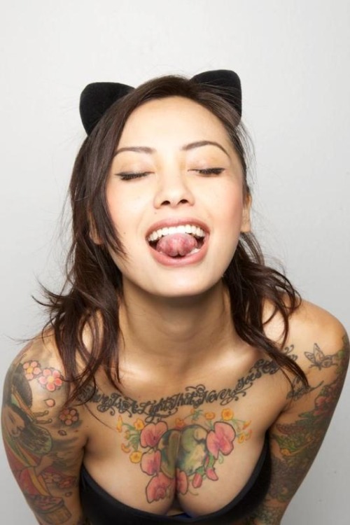 these-girls-will-make-you-sweat:  More @ http://these-girls-will-make-you-sweat.tumblr.com