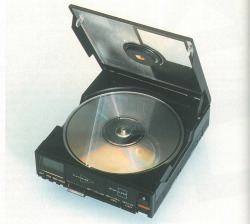 80Sretroelectro:  Philips And Sony Invented The Compact Disc. This Mini Laser Compact