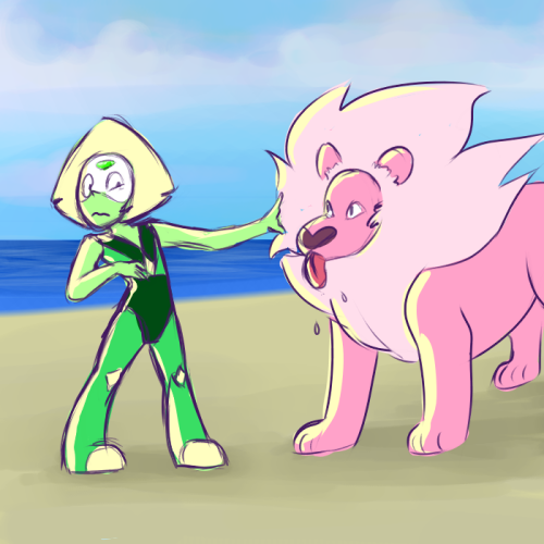 blixtwix:  she’s so small send help 