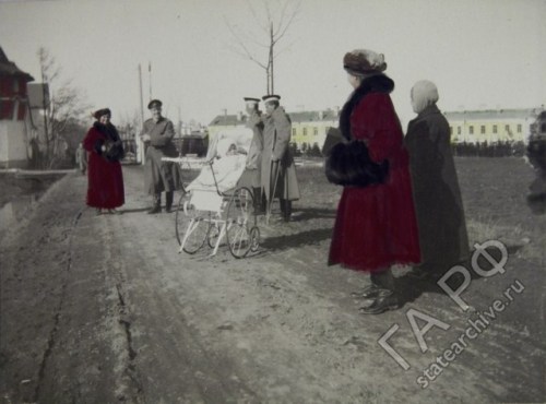 Grand Duchesses Maria and Anastasia of Russia. (x)