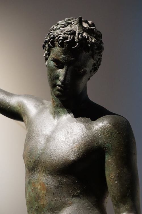 antinoo5:ganymedesrocks:  Bronze statue of a young athlete (detail).Found on the