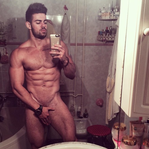 pecstacular:  Check out and follow towel_selfies on Instagram. 