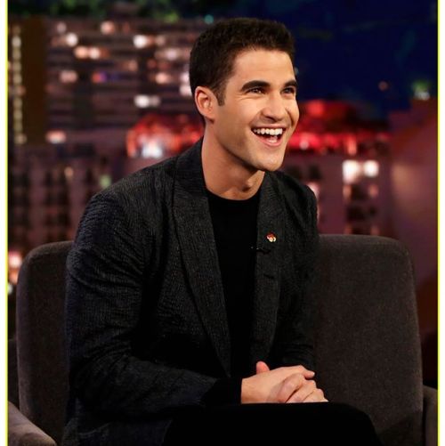 darrenandchrisnews: ashleypweston Darren Criss x NEW YORK TIMES x KIMMEL 💥 Saying it was a busy week with this guy would be an understatement 🖤 #AWerk #DarrenCriss #ACSVersace January 12, 2018 