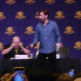 mizgnomer:David Tennant Tossing & Catching Things (…that aren’t the sonic screwdriver)If memory 