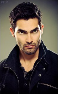 Tyler Hoechlin Tumblr_og6j49lM0p1vdoux3o4_250