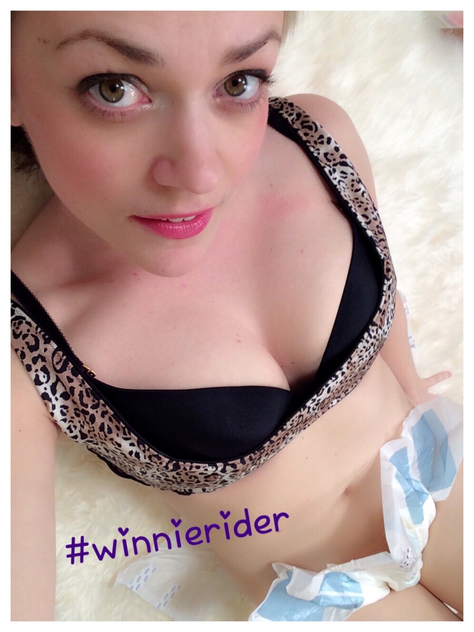 winnierider:  Help me put it on?? I’m too little to do it myself. 🎀🎀🎀