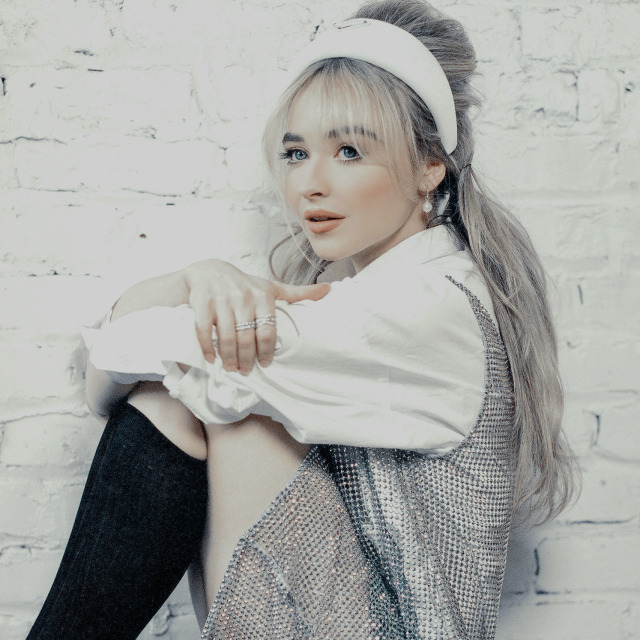 Sabrina Carpenter 
like/reblog if using