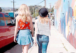 alwaysreinhart:Brittany and Anna in the “Crazy Youngsters” Music Video from Pitch Perfect 2