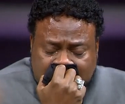 tsunamiwavesurfing:  when she smack herself with the thang on the lips and the face and you just think “i love this bitch”