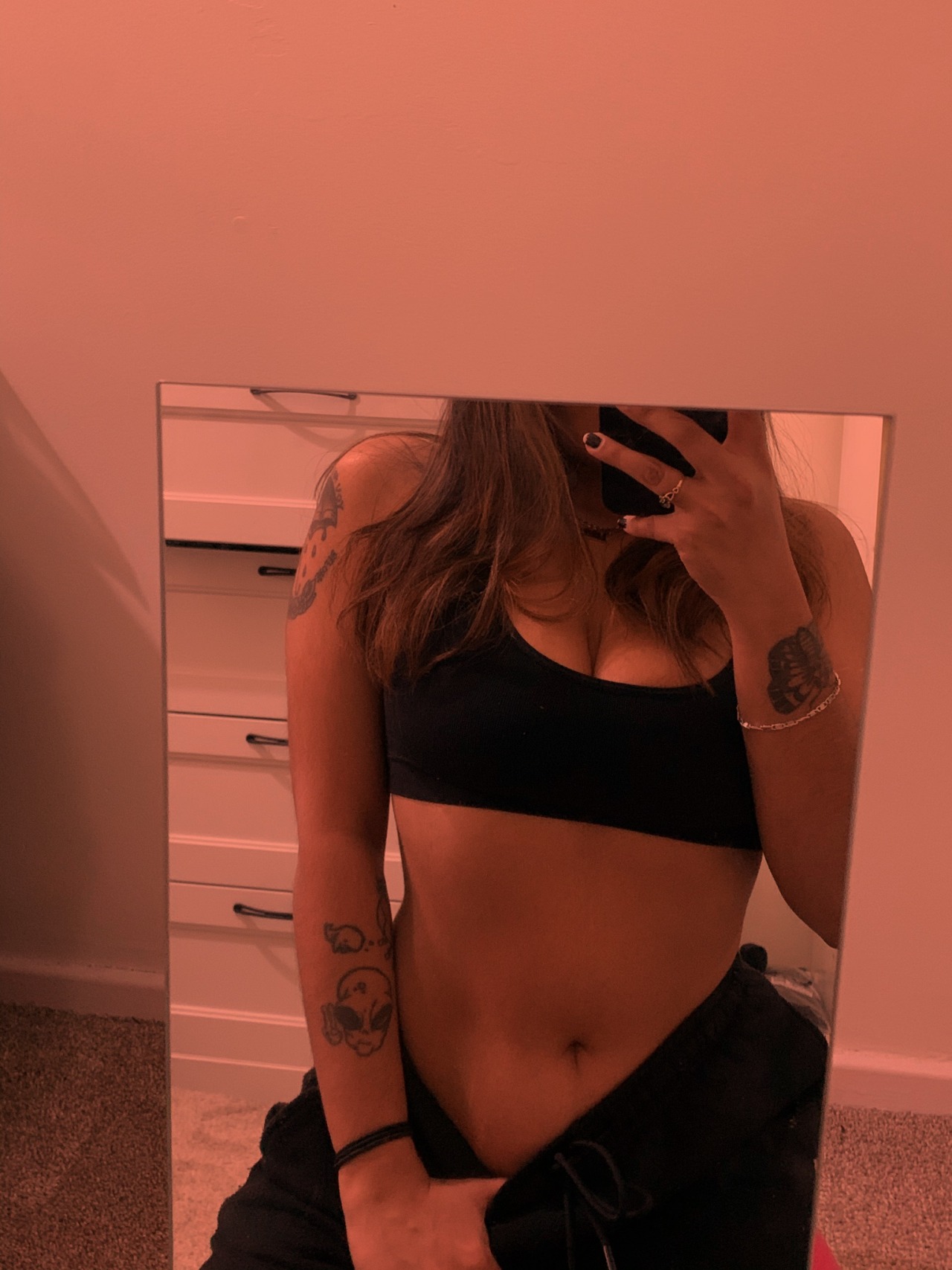 asweet0ne:Come thru I think I need u here 