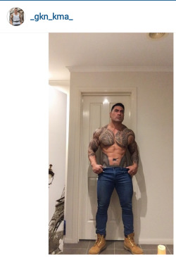 oofahpapa: goaltobeswole:  Muscle worship and sponsor and hire him   ♂♂ http://oofahpapa.tumblr.com/archive 