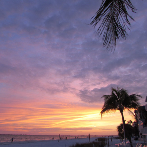 miami-feelings:Fort Myers Beach, Florida @EdisonBchHouse xx