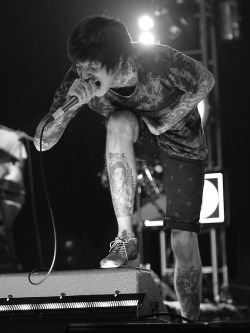 pierxe-the-veil:  Oliver Sykes (Bring Me