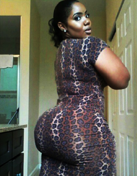realbuttrear:  This bitch cake game is serious…DAMN!!!