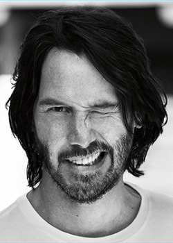 minim-calibre: bagginses: Keanu Reeves photographed