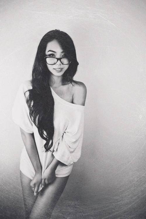 hottestasianbabes:  Click here for More asian picturesClick here for Asian videosfacebook/fivestarasiansInstagram/fivestarasians