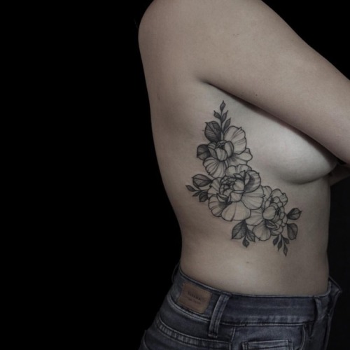 juanapmtattoo:Gracias Male ☺️ . . . . . #btattoing #blackwork #blacktattooart #botanical #rosestatto