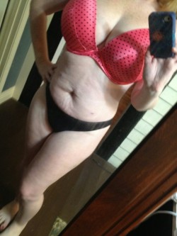 bradncindi:  I love Cindi’s new bra (40F).