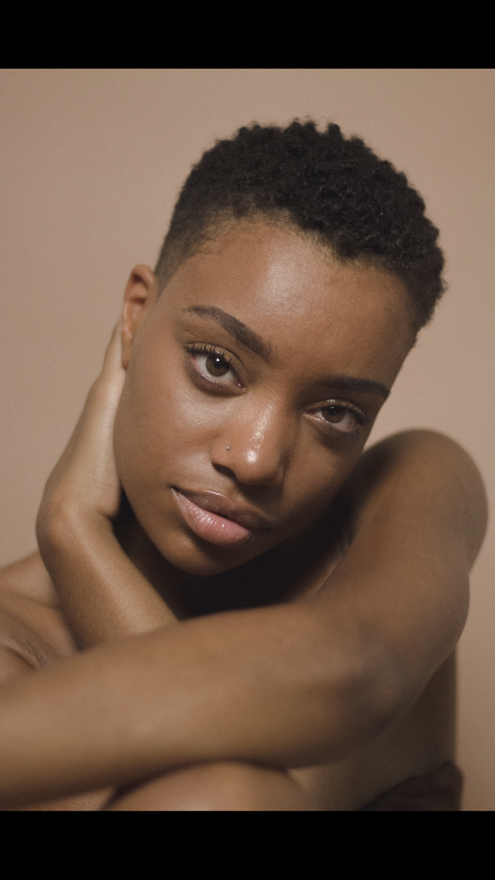 enlightenedsilverking:  ardentlydes:  happy blackout.  Omg you’re gorgeous 😍