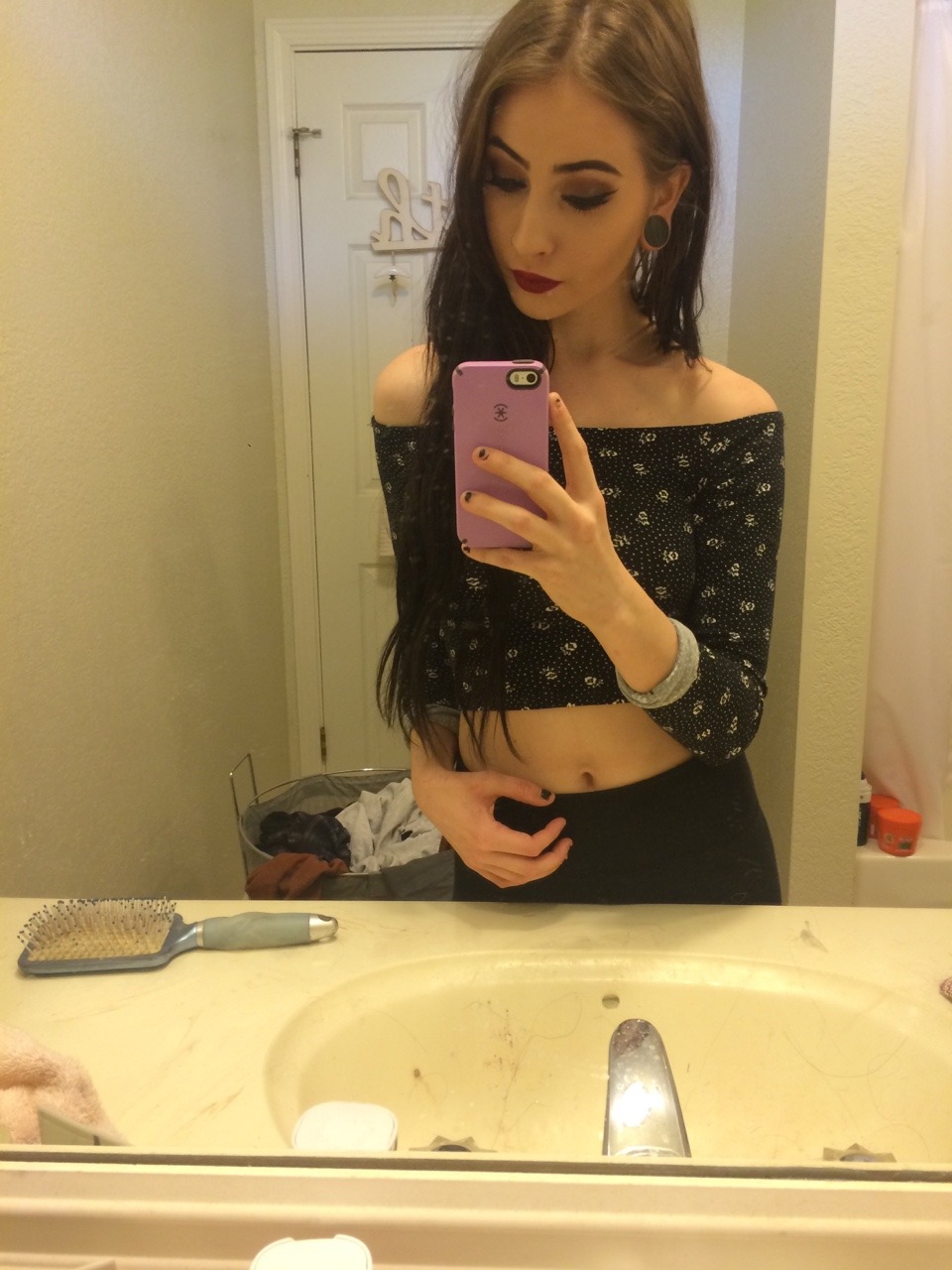 oceansandalleys:  Not even tan in real life but the lighting is crazy.