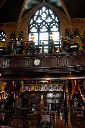 Frankenstein’s bar, Edinburgh, Scotland. A converted church turned into a lab.Photo by member: