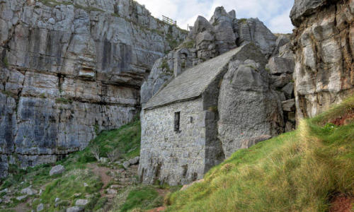 pagewoman: St Govan’s Chapel, Pembrokeshire, Wales via secret earth