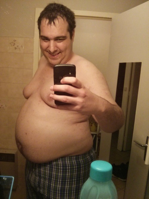 johnnyfatboy: piggys-gainer:  fatty-piggy:  Just a post recapitulating my weight gain journey : Janu