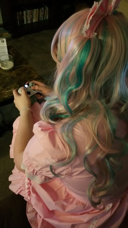chubbypuppyprincette:  littleturtlebaby:  Gaming and being on tumblr are my hobbies. This lolita needs a life :/ ^-^  Sweet lolita baby girl who spends her time gaming and on Tumblr… I think you may be me.I have so much wig envy right now, too, so cute!