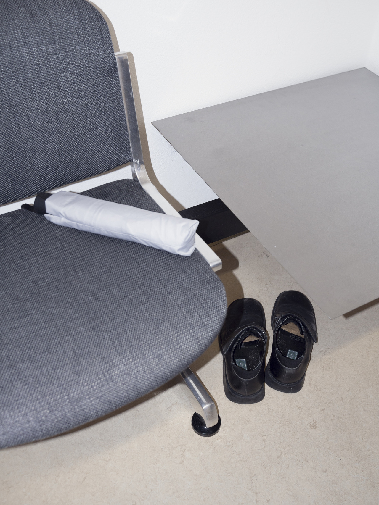 waidwund:  » office spaces « [ a  Lars Tunbjörk hommage /  original office spaces
