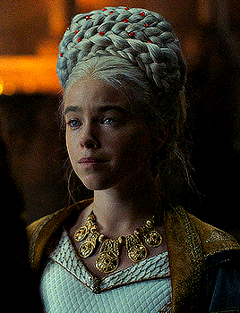 zen-coleman:  MILLY ALCOCK as RHAENYRA TARGARYENin HOUSE OF THE DRAGON (2022) T1.