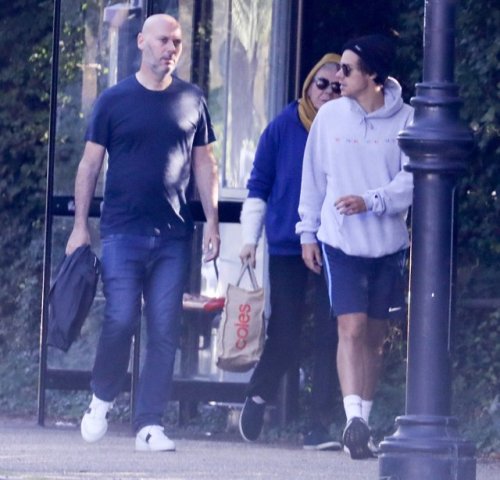 stylesupdated:Harry in London (23/08)