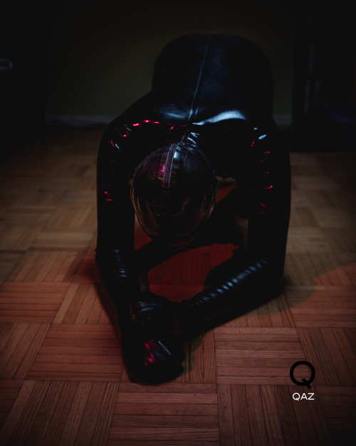 qazphoto: I shot @pupzeus all rubbered up the other day - really happy with how the set turned out! 