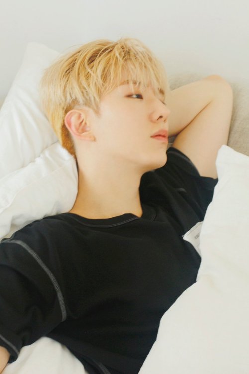 fymonsta-x: @OfficialMonstaX: [#기현] 몬베베 요기에도 몇장!!!! #MAPS[#KIHYUN] Monbebe here are a few more!!!! #