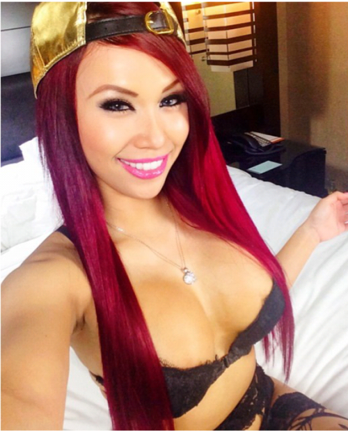 jaw-droppingwomen:  🌹  Sexy!Submit @str8forts@yahoo.com, Reblog, like, follow…  http://1moreburpee.tumblr.com
